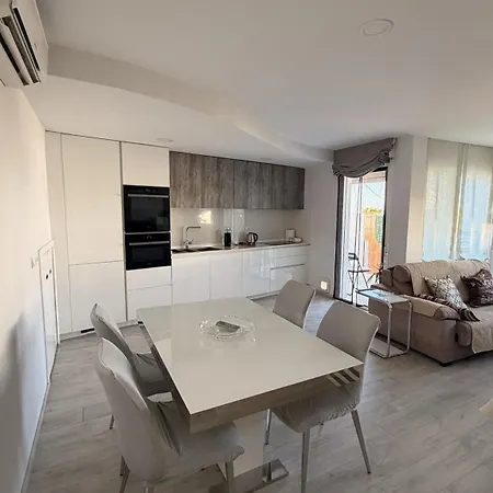Condal - Duplex O Planta Baja Con Jacuzzi & Bbq アパート